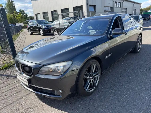 BMW 750 iL xDrive SoftClose/HeadUp/Bi-Xenon/Camera360
