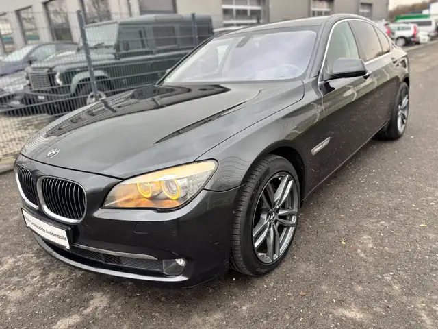 BMW 750 iL xDrive SoftClose/HeadUp/Bi-Xenon/Camera360