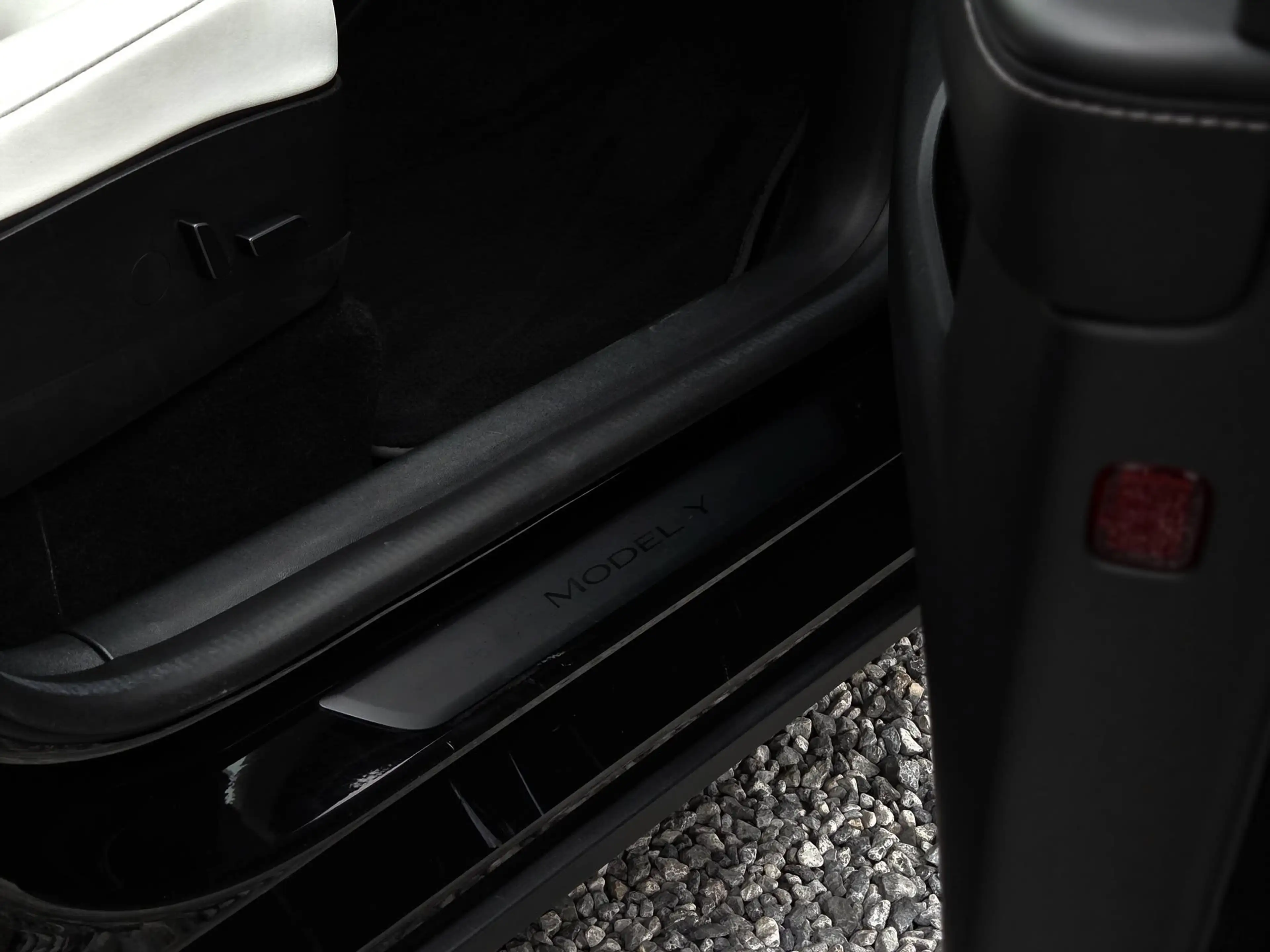 Tesla Model Y RWD | FULL BLACK | AUTOPILOT | TVA — photo 9