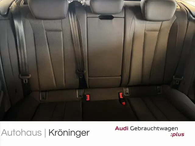 Audi A4 view 10