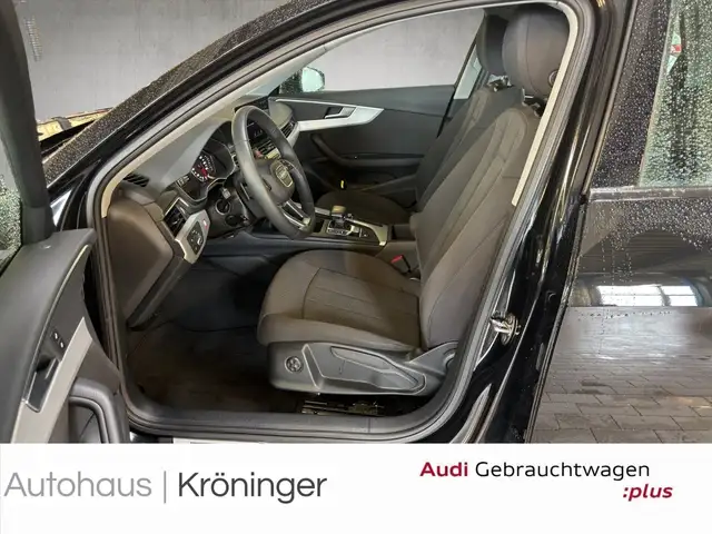 Audi A4 view 7