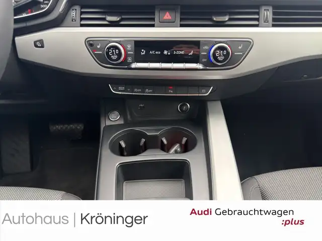 Audi A4 view 14