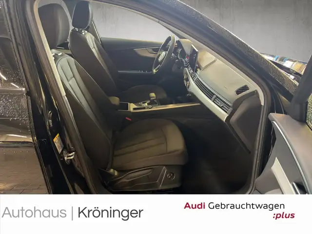 Audi A4 view 9