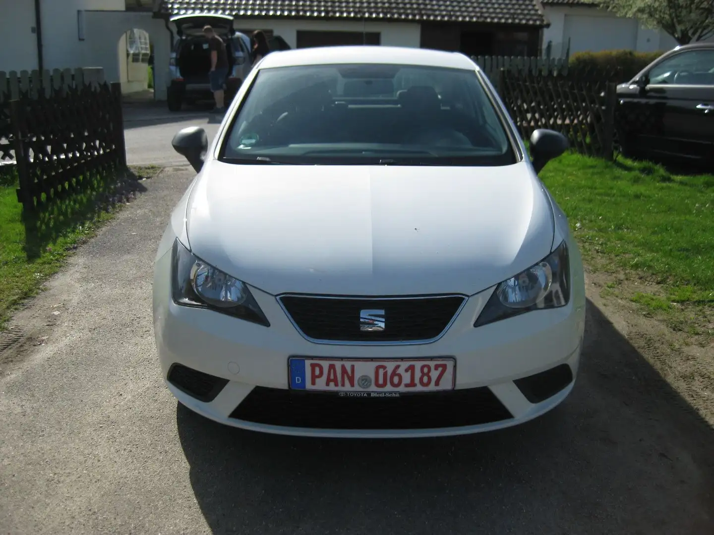 SEAT Ibiza SC Reference Facelift Top Zustand 80215 km Weiß - 1