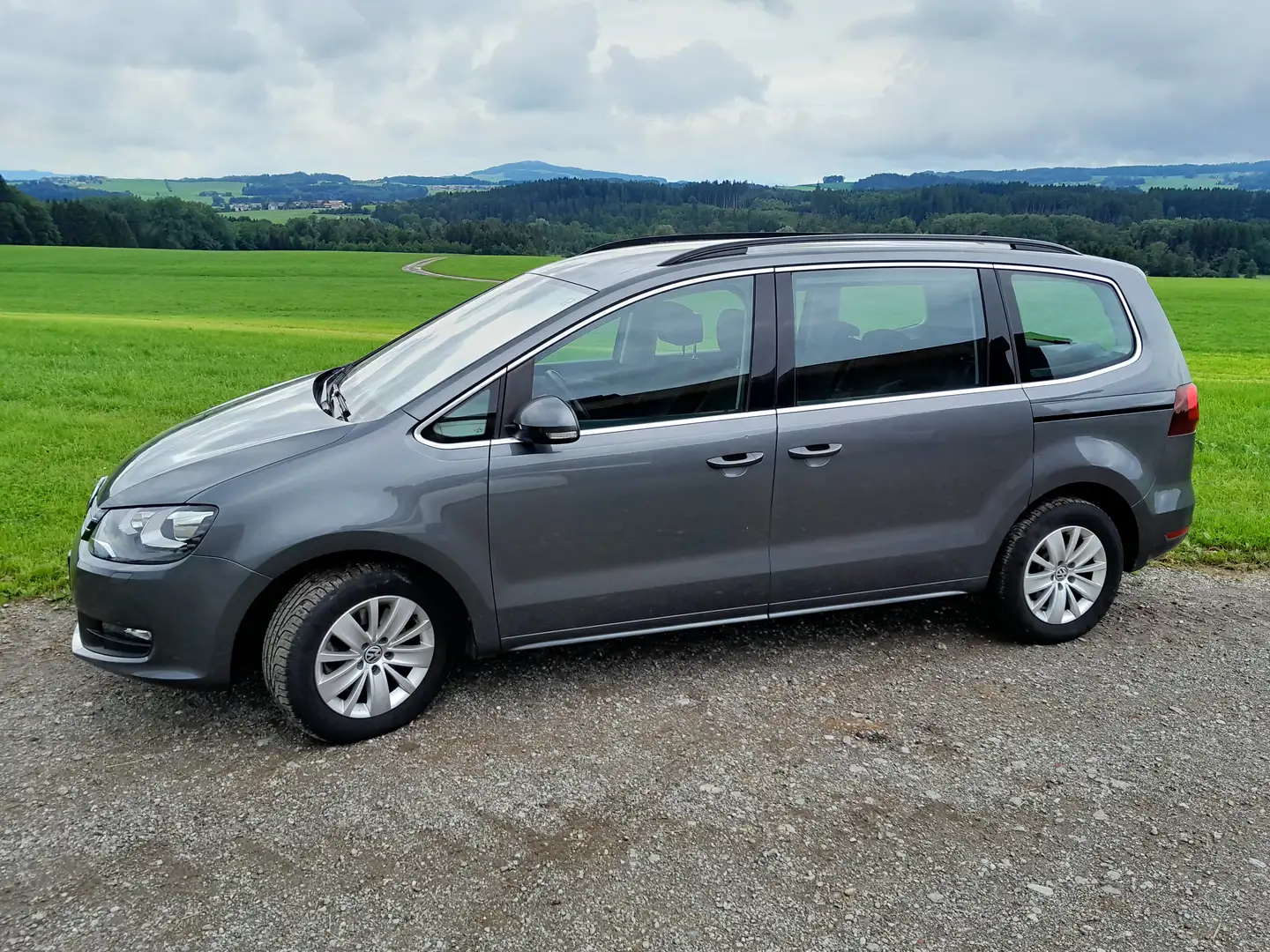 Volkswagen Sharan Sharan Buisness TDI SCR 4 MOTION Šedá - 1