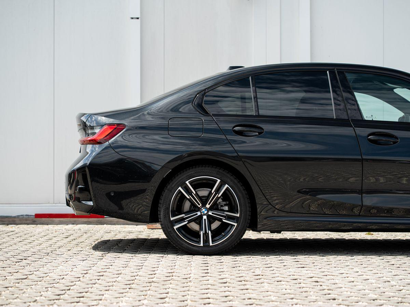 BMW 320 i Limousine M-Sport GSD Navi ParkAss S-Glas — photo 6