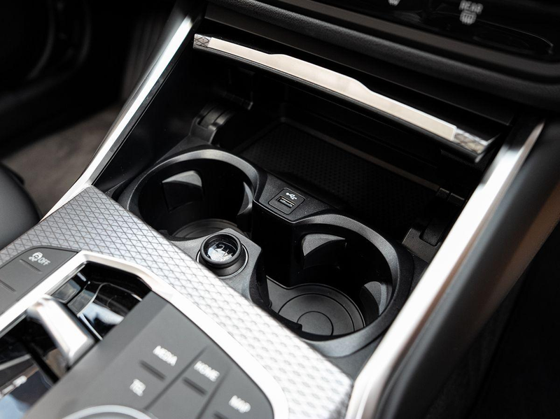 BMW 320 i Limousine M-Sport GSD Navi ParkAss S-Glas — photo 15