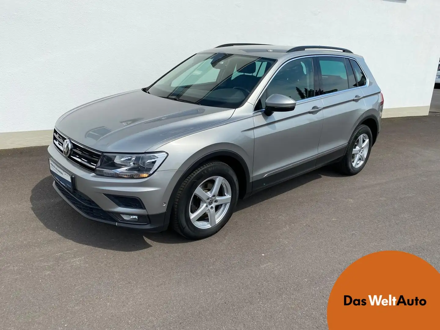 Volkswagen Tiguan Comfortline TSI ACT DSG Silber - 1