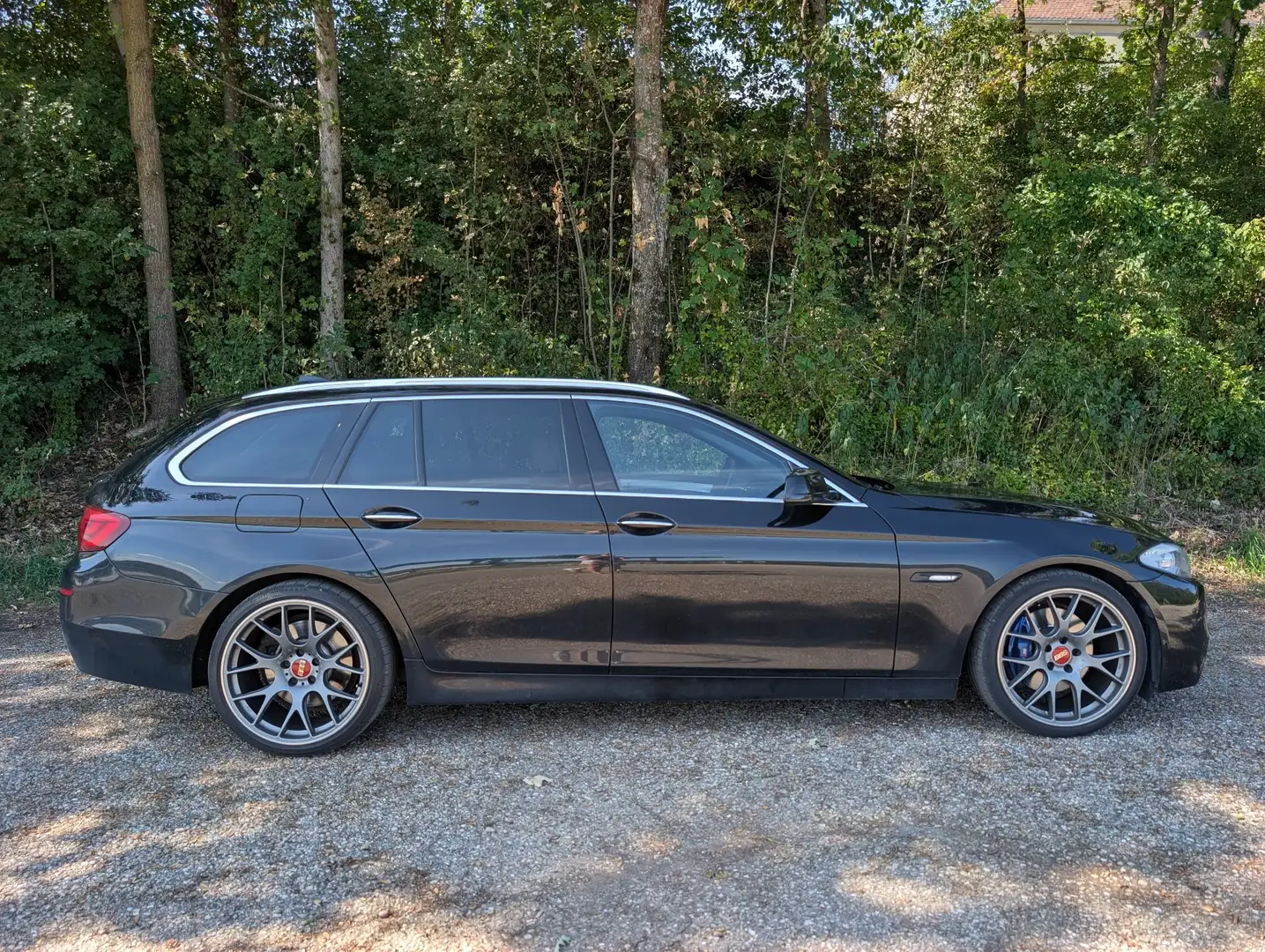 BMW 530 530d xDrive Touring Sport-Aut. Schwarz - 1