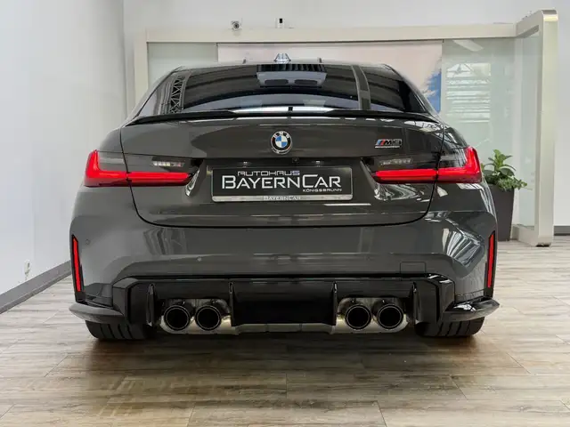BMW M3 view 5