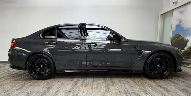 BMW M3 view 4