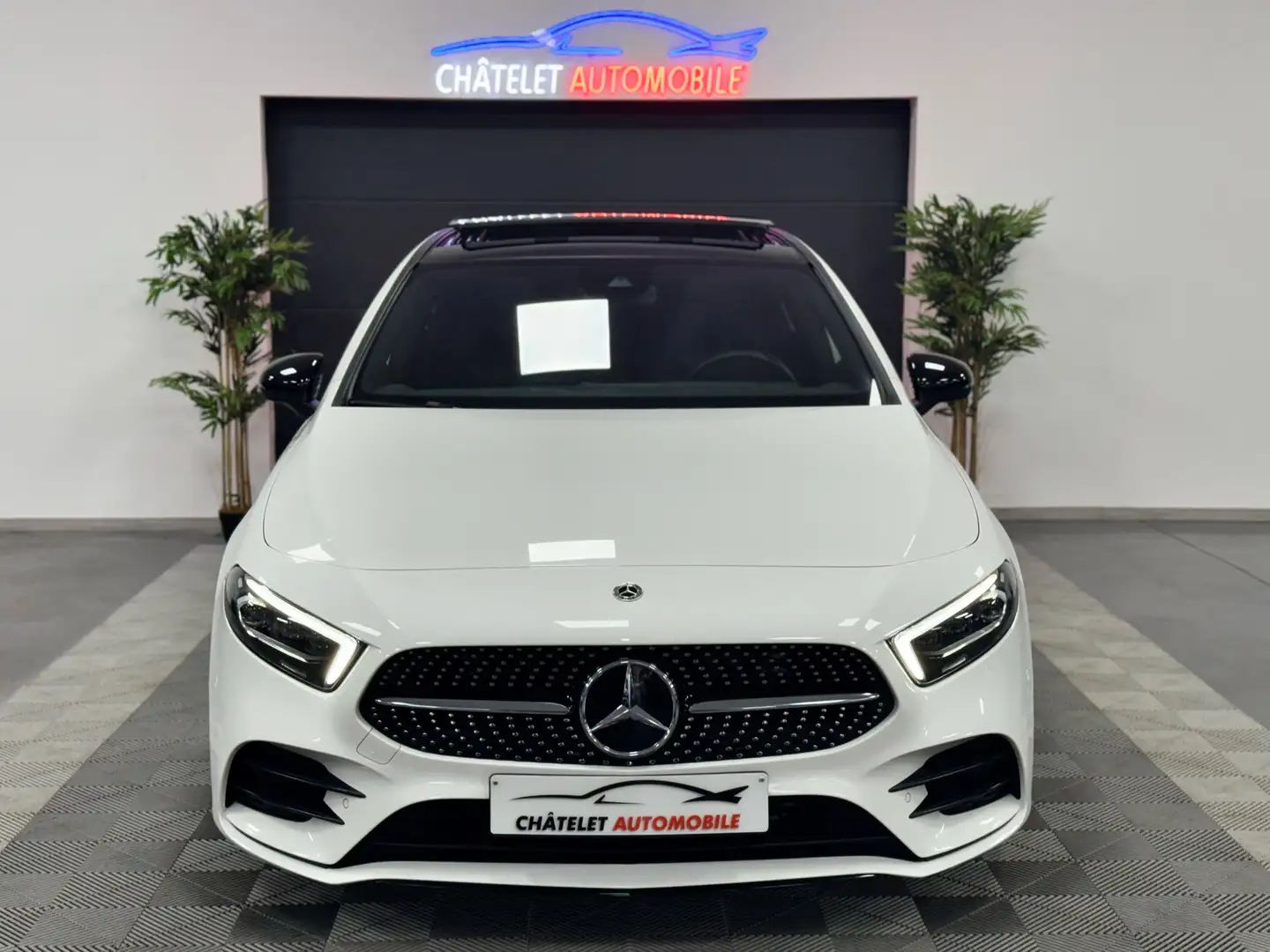 Mercedes-Benz A 200 pack Amg / pack ambiance / pack night Blanc - 2