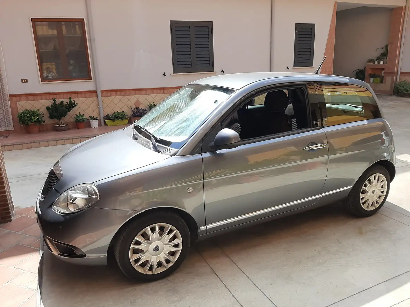 Lancia Ypsilon 1.2 8v Diva 69cv - 1