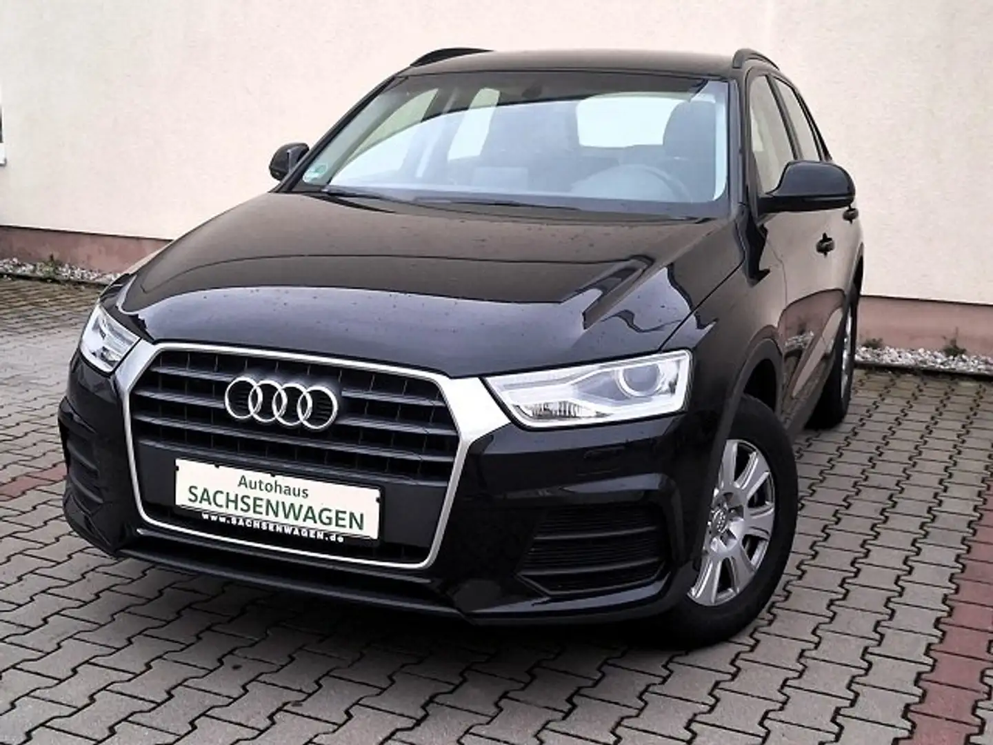 Audi Q3 Bi-Xenon*8fach Alu*SiHzg*PDC*KomfortPAKET*RüCam Schwarz - 1