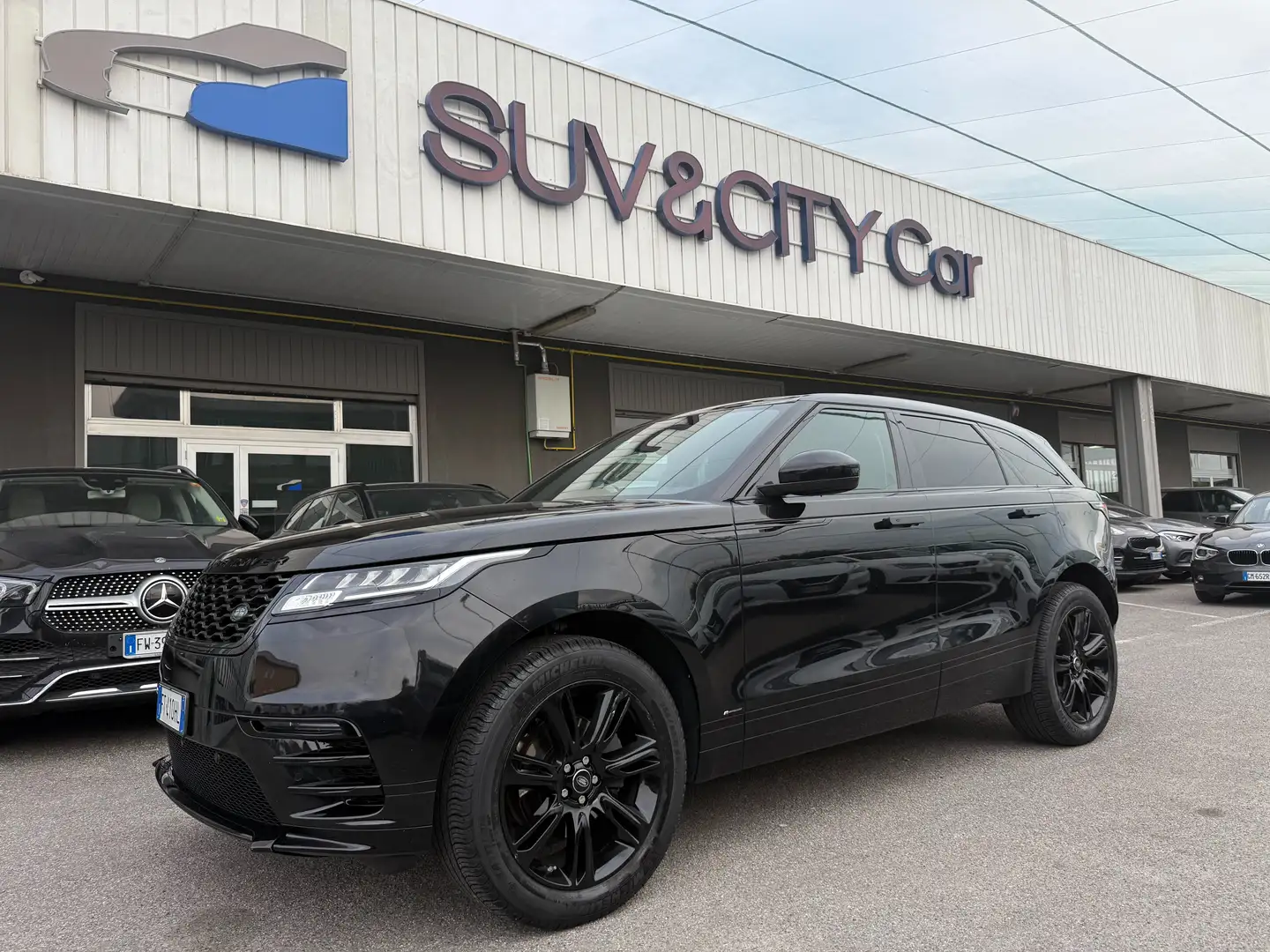 Land Rover Range Rover Velar Range Rover Velar 2.0d i4 R-Dynamic  auto my19 Nero - 1