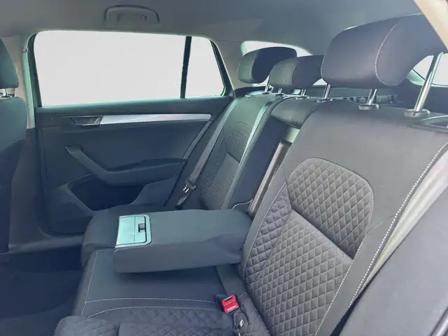Skoda Superb view 18