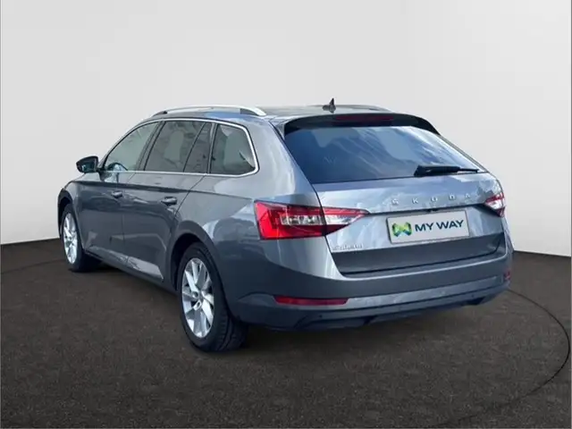 Skoda Superb view 3