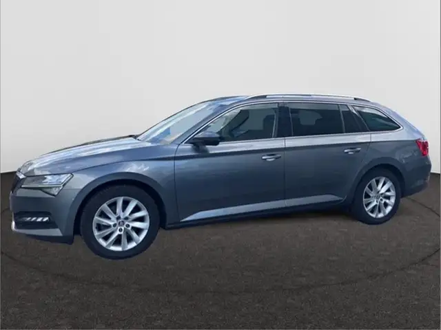 Skoda Superb view 2
