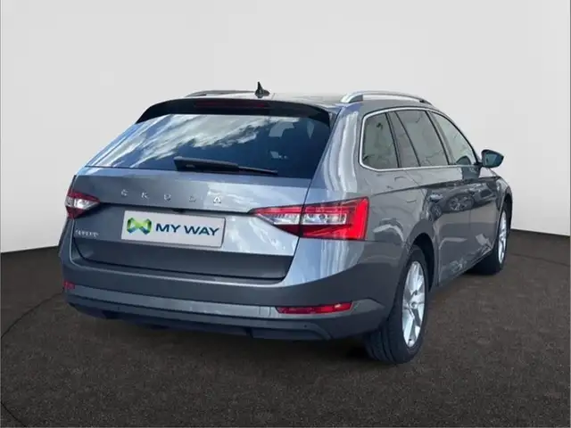 Skoda Superb view 10