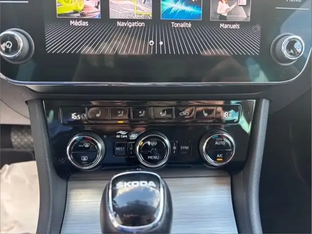 Skoda Superb view 6
