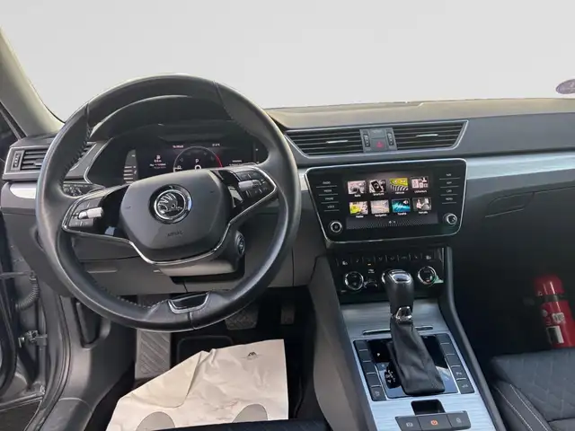 Skoda Superb view 8