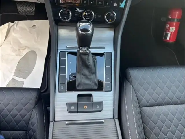 Skoda Superb view 7