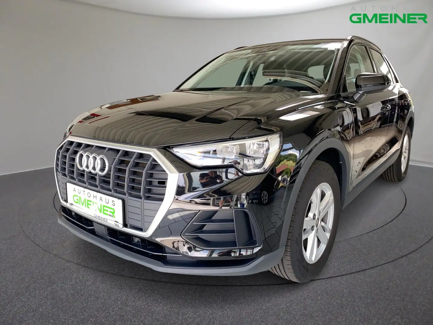 Audi Q3 e-tron 45 TFSI e Schwarz - 1