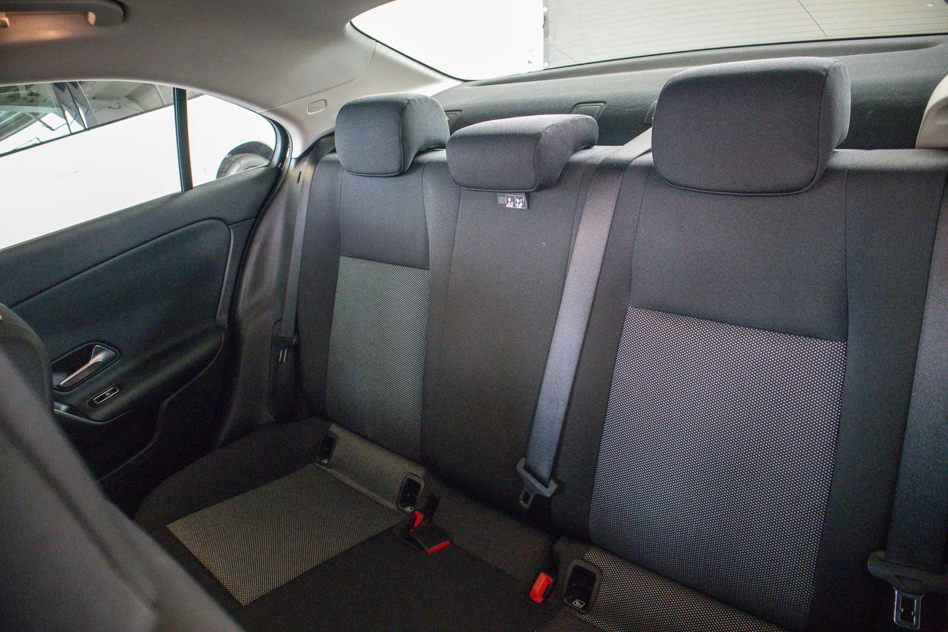 Mercedes-Benz A 250 e PLUG-IN, BERLINE, ZETELVERW., NAVI, CAMERA, DODE HOEK, LANE ASSIST, CC — photo 10