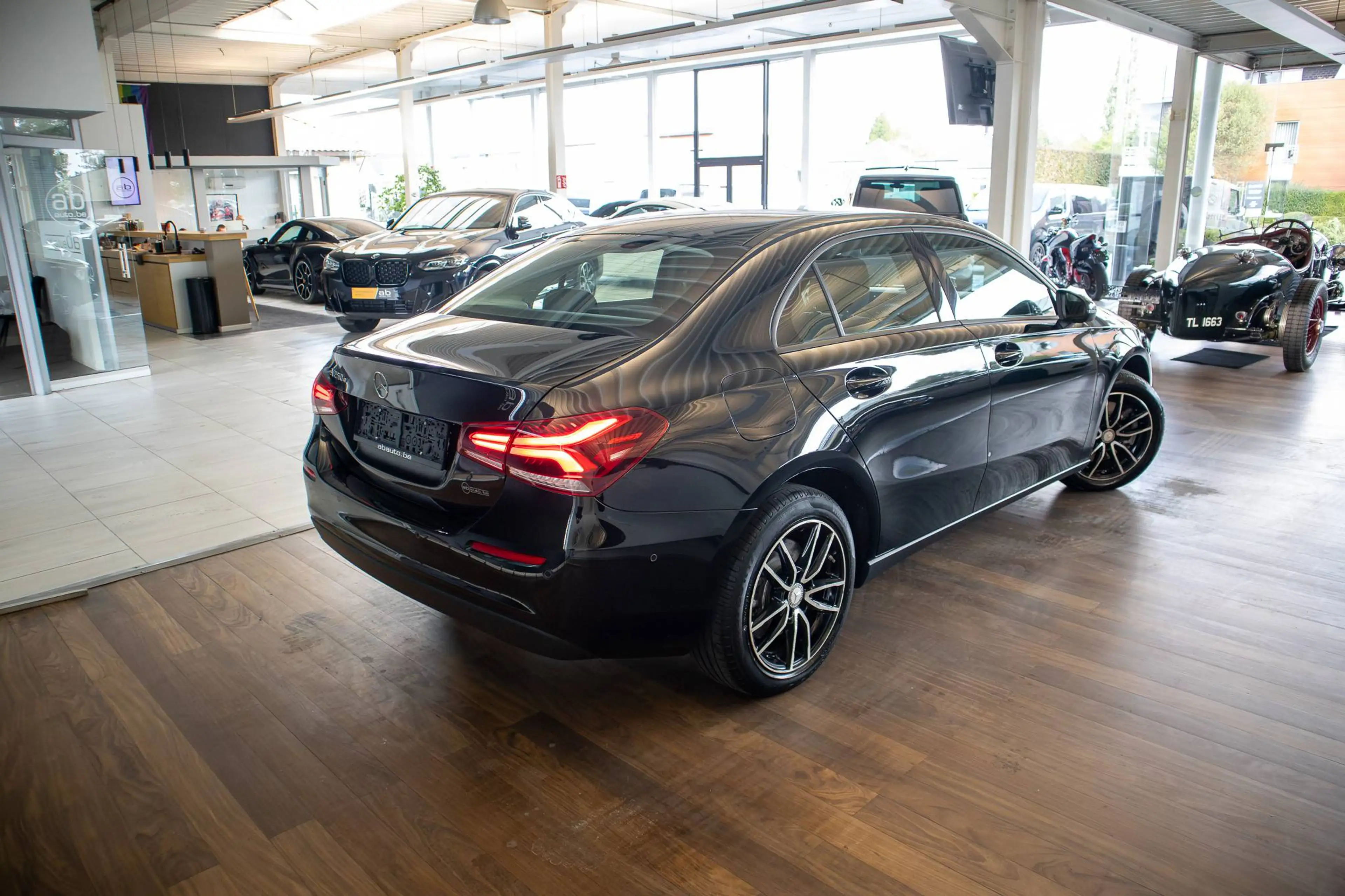 Mercedes-Benz A 250 e PLUG-IN, BERLINE, ZETELVERW., NAVI, CAMERA, DODE HOEK, LANE ASSIST, CC — photo 4