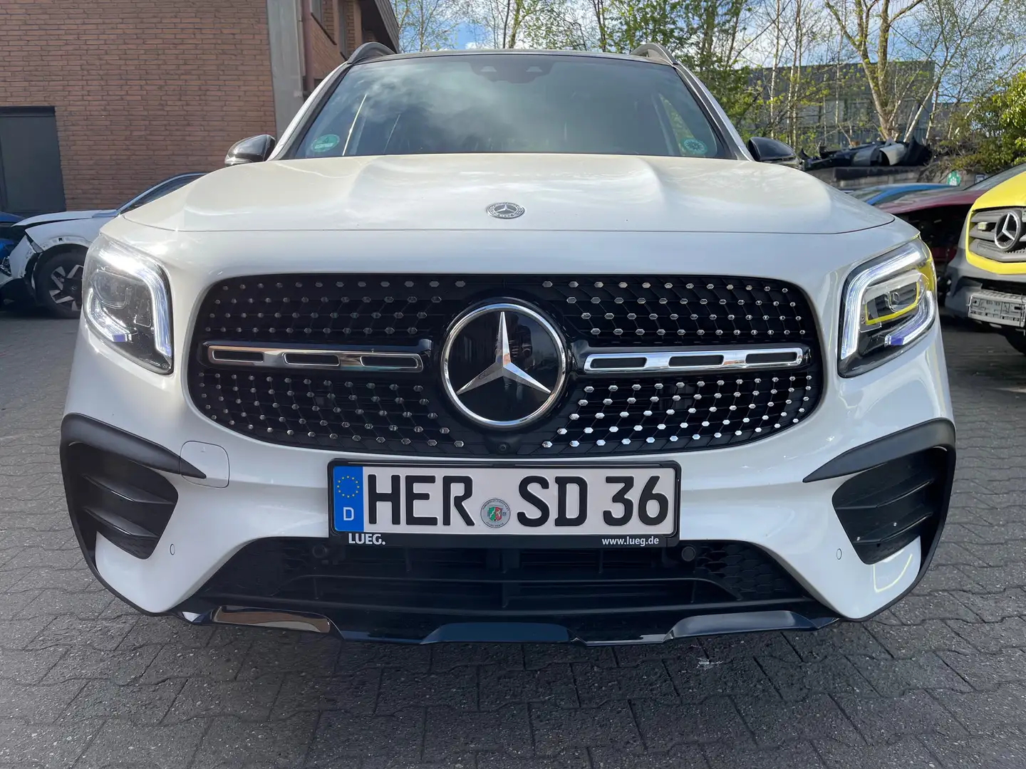 Mercedes-Benz GLB 250 4Matic+AMG+Panorama+Burmester+E-Sitze+Navi+ Blanc - 2