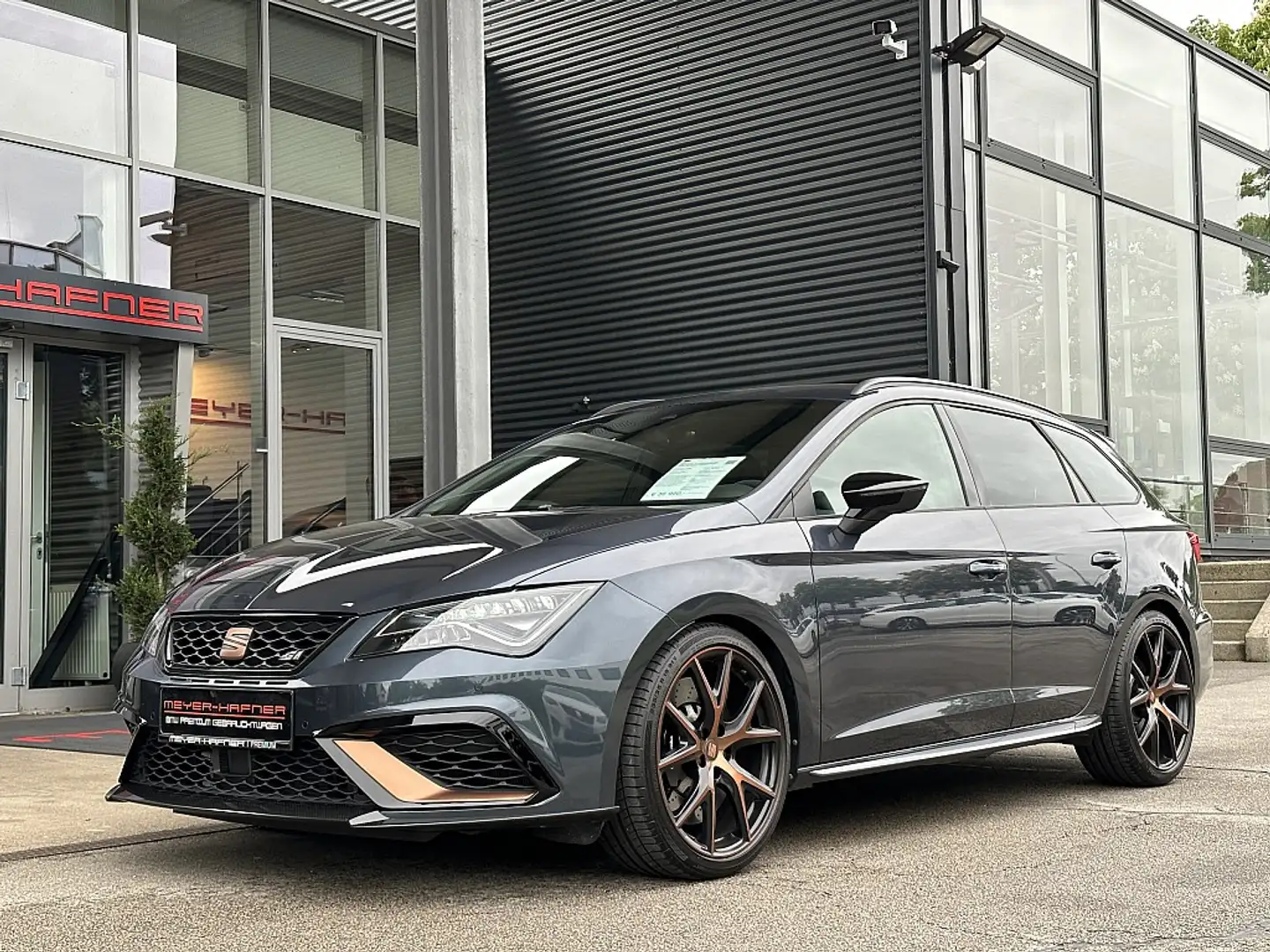 SEAT Leon ST Cupra .:R SONDERMODELL1/25 Garantie / Carbon... Šedá - 2
