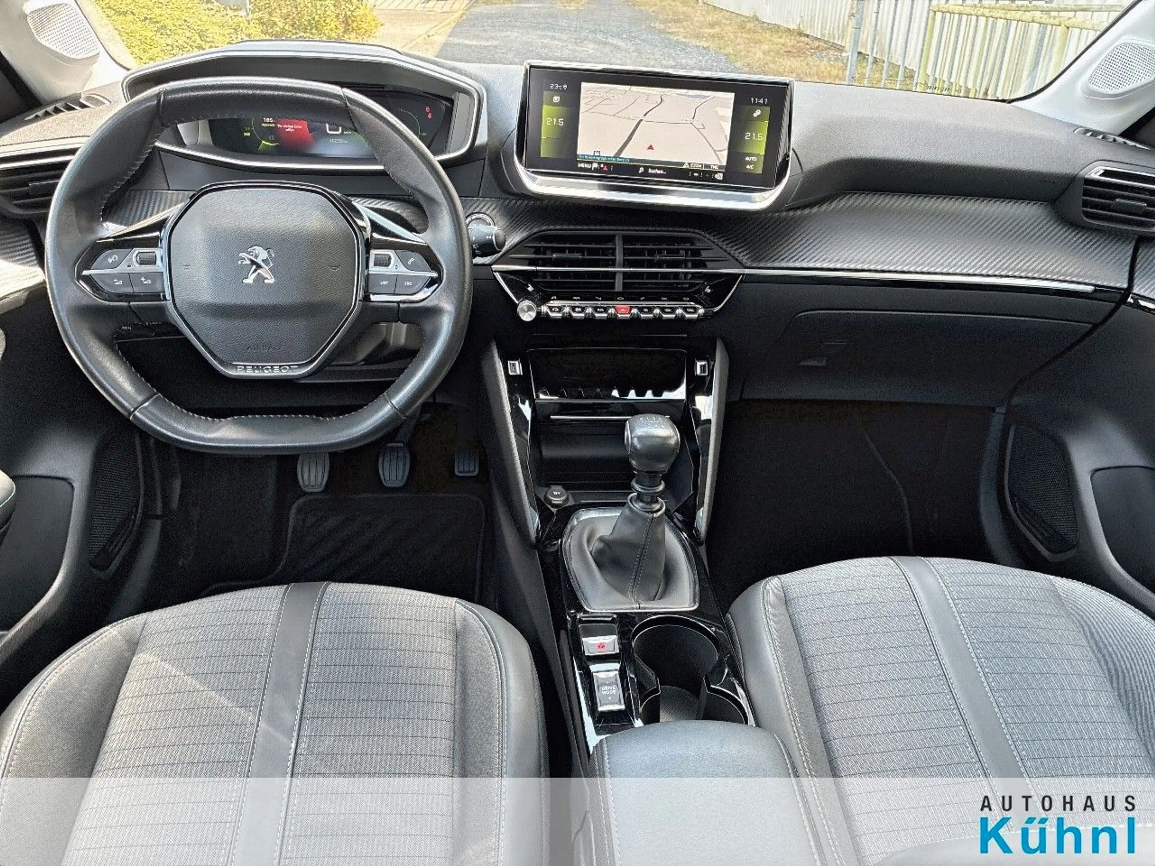 Peugeot 208 Allure PureTech 100 — photo 8