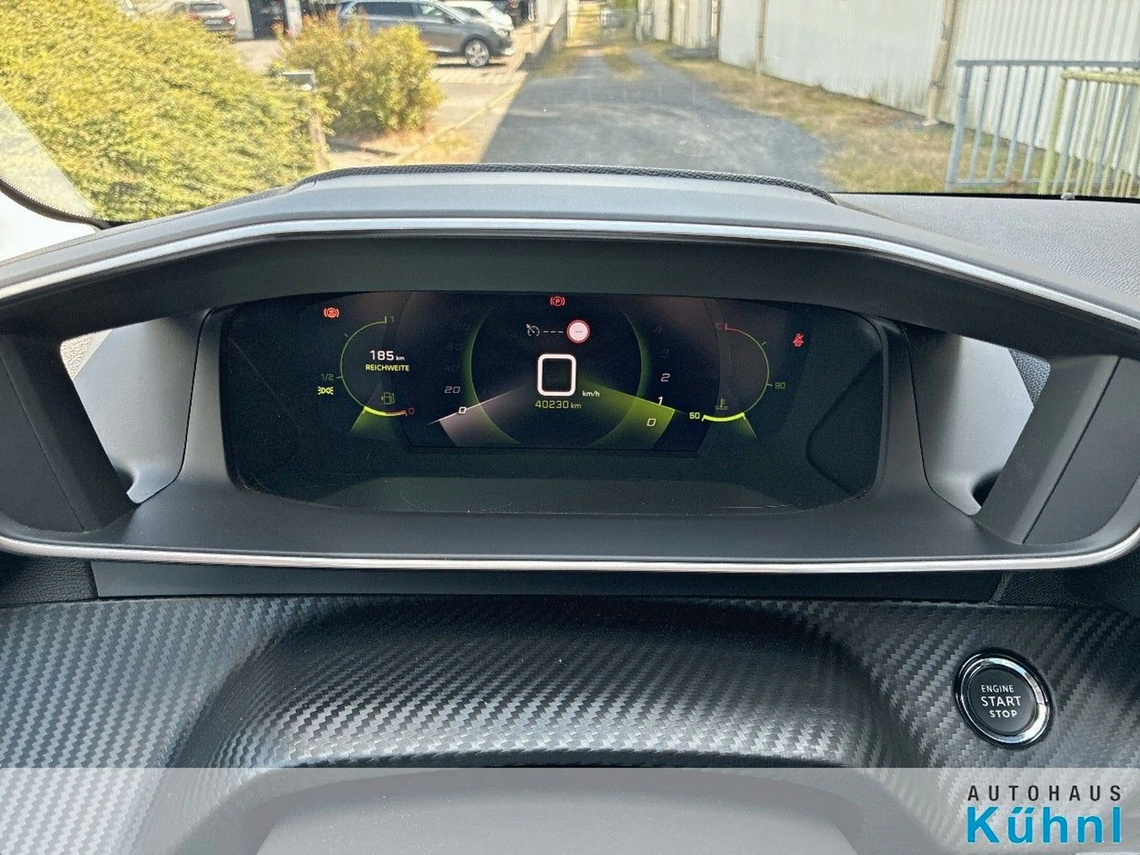 Peugeot 208 Allure PureTech 100 — photo 13