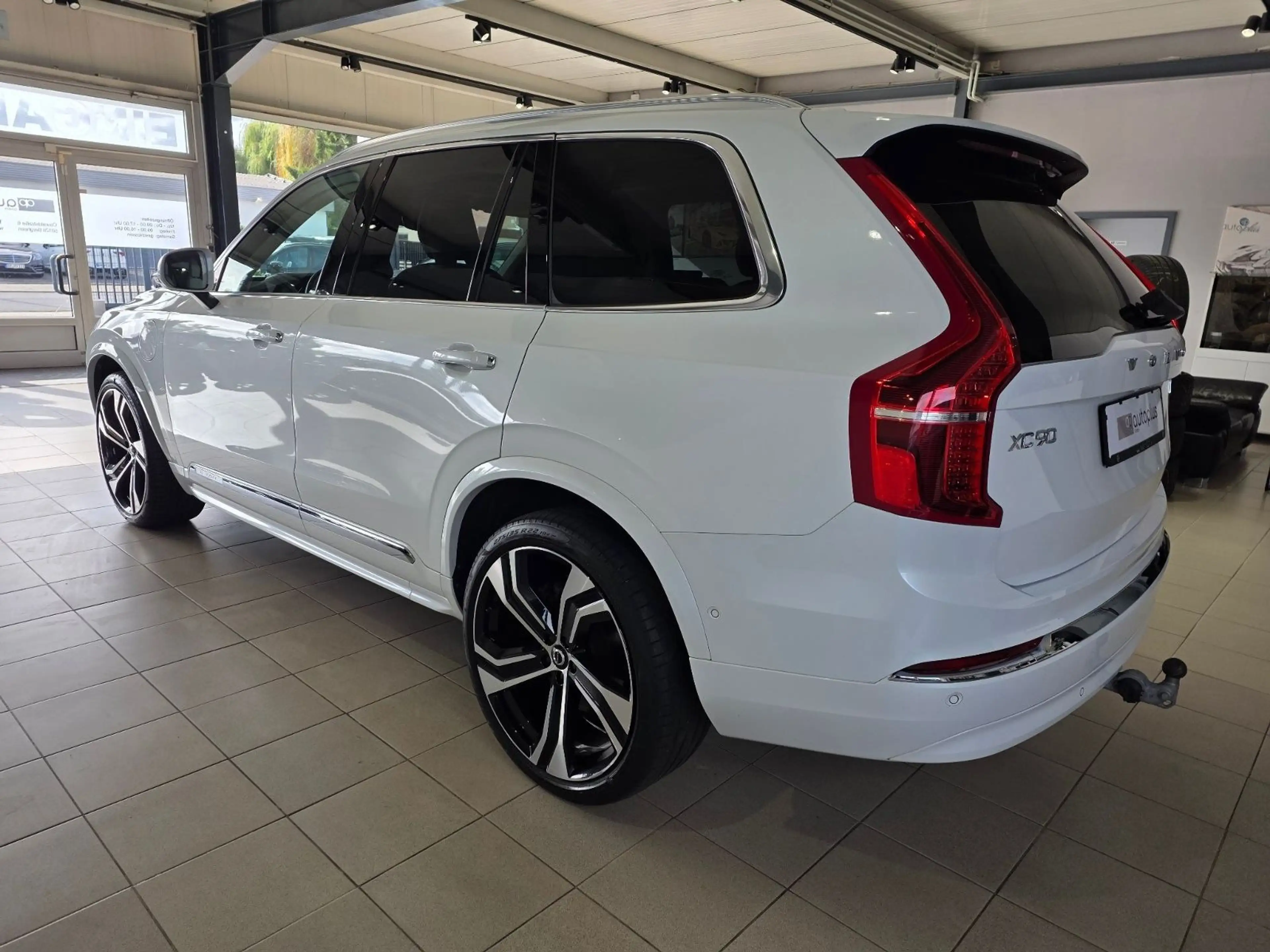 Volvo XC90 T8 Ultimate Bright Recharge AWD B&W Massage — photo 10