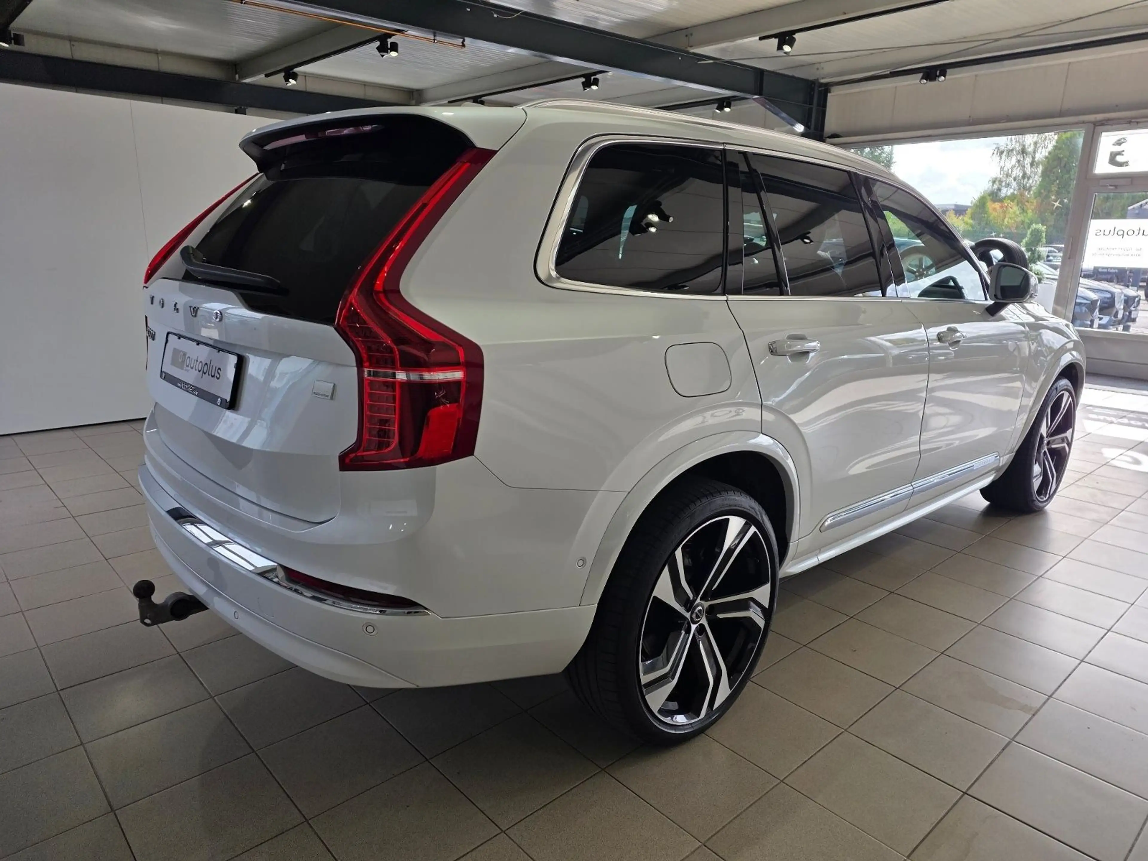Volvo XC90 T8 Ultimate Bright Recharge AWD B&W Massage — photo 6