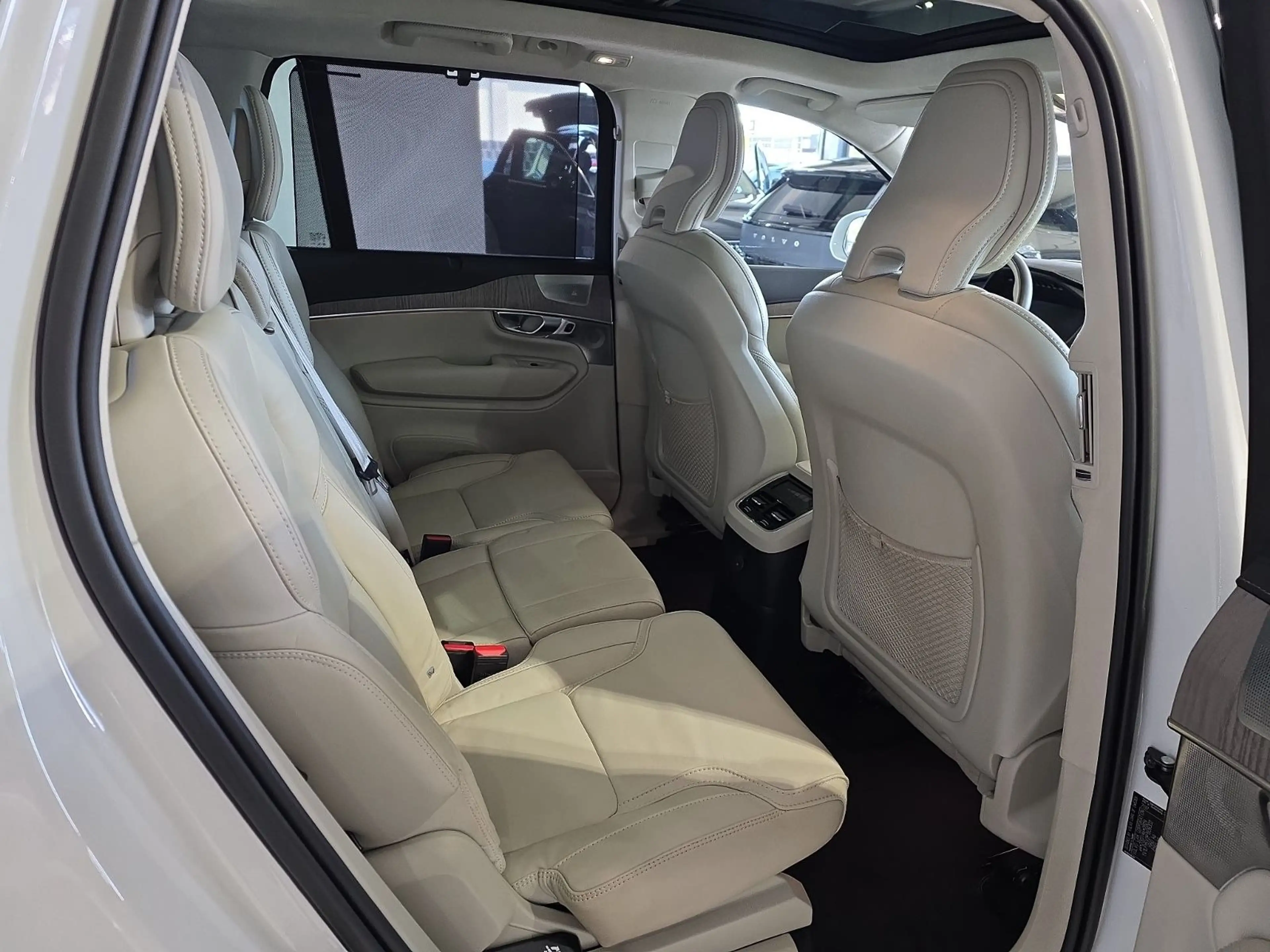 Volvo XC90 T8 Ultimate Bright Recharge AWD B&W Massage — photo 13