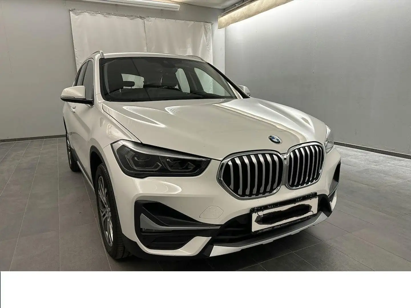 BMW X1 sDrive 18 i xLine LED*Navi*Head-Up*PDC*RfK Weiß - 1