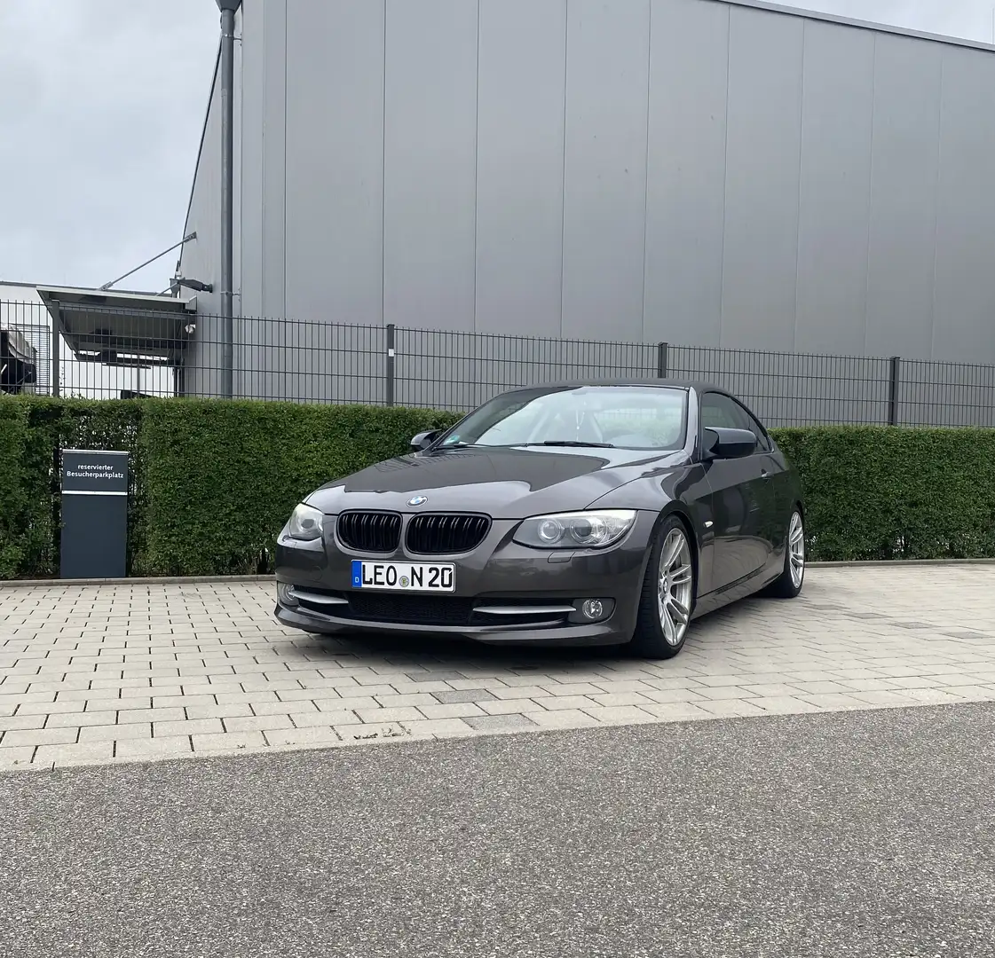 BMW 330 Braun - 1