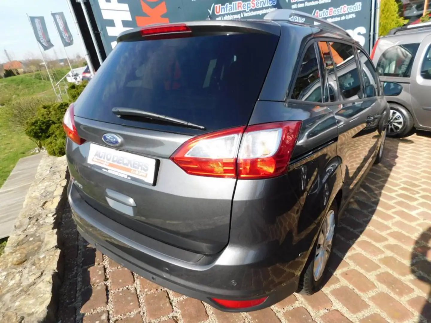 Ford Grand C-Max 1,0 Ecoboost Cool&Connect 7.Si. NAVI Grijs - 2