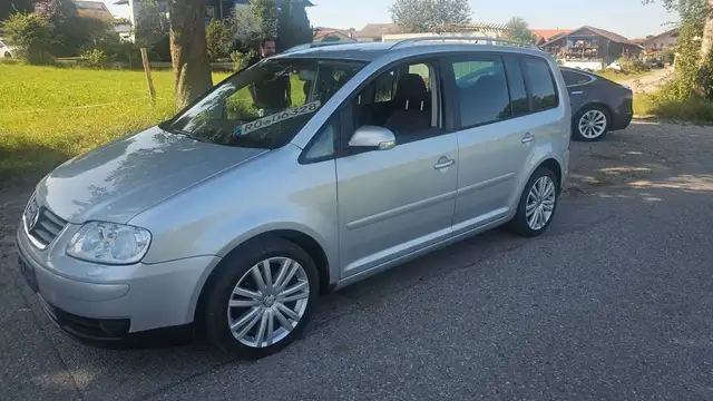 Volkswagen Touran Highline*TÜV*KLIMA*TEMPO*