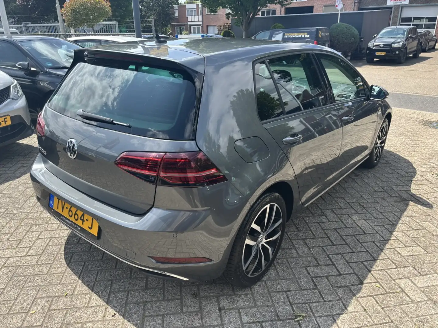 Volkswagen e-Golf E-Golf Full-option leer/Apple-carplay/Navi/premium Grijs - 2