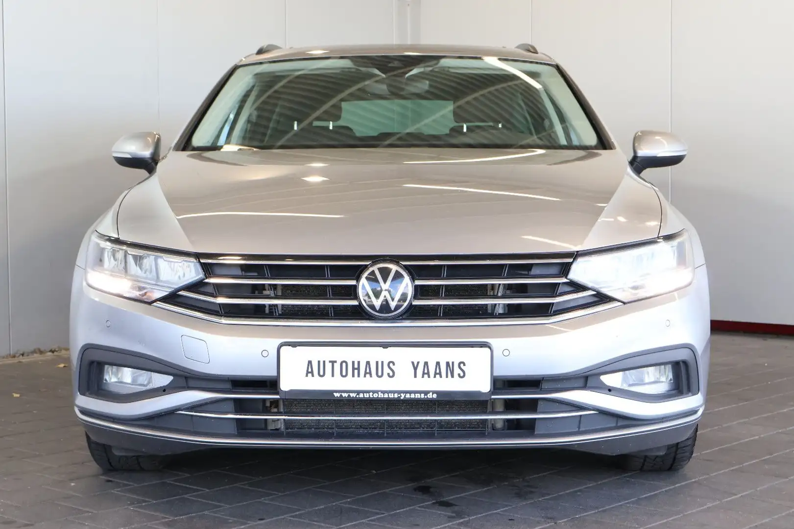 Volkswagen Passat Variant Passat 2.0 TDI Business H/K+AID+KEY+KAM+LED+PANO Plateado - 2