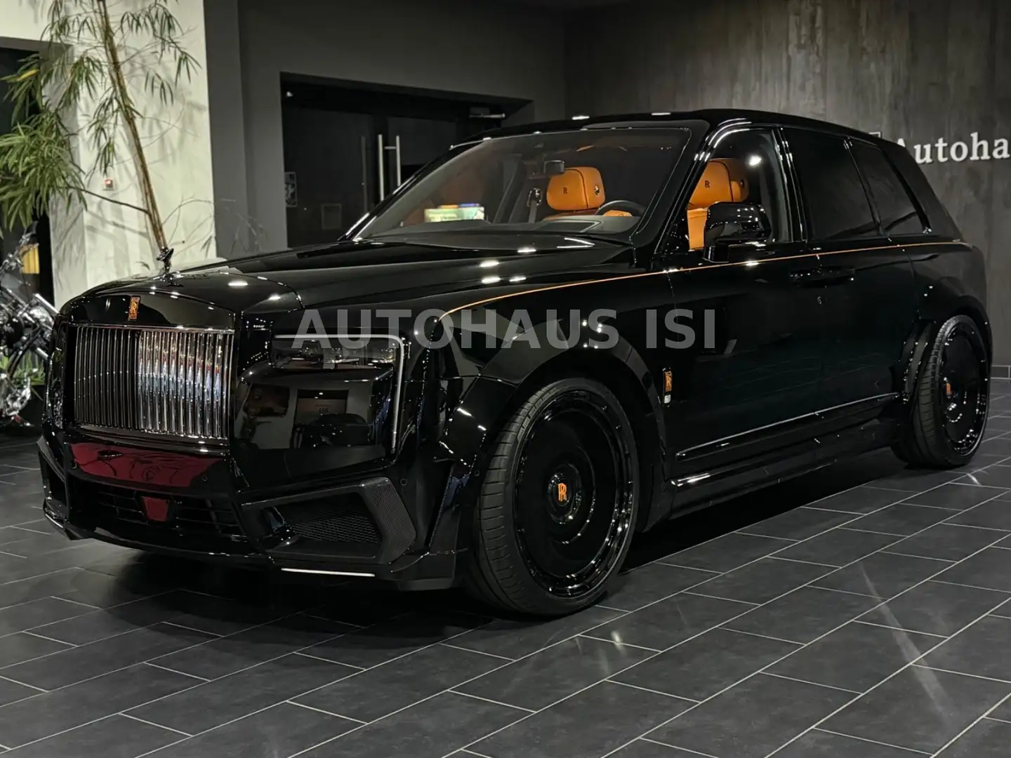 Rolls-Royce Cullinan Series II BLACK BADGE NOVITEC WIDEBODY Schwarz - 1