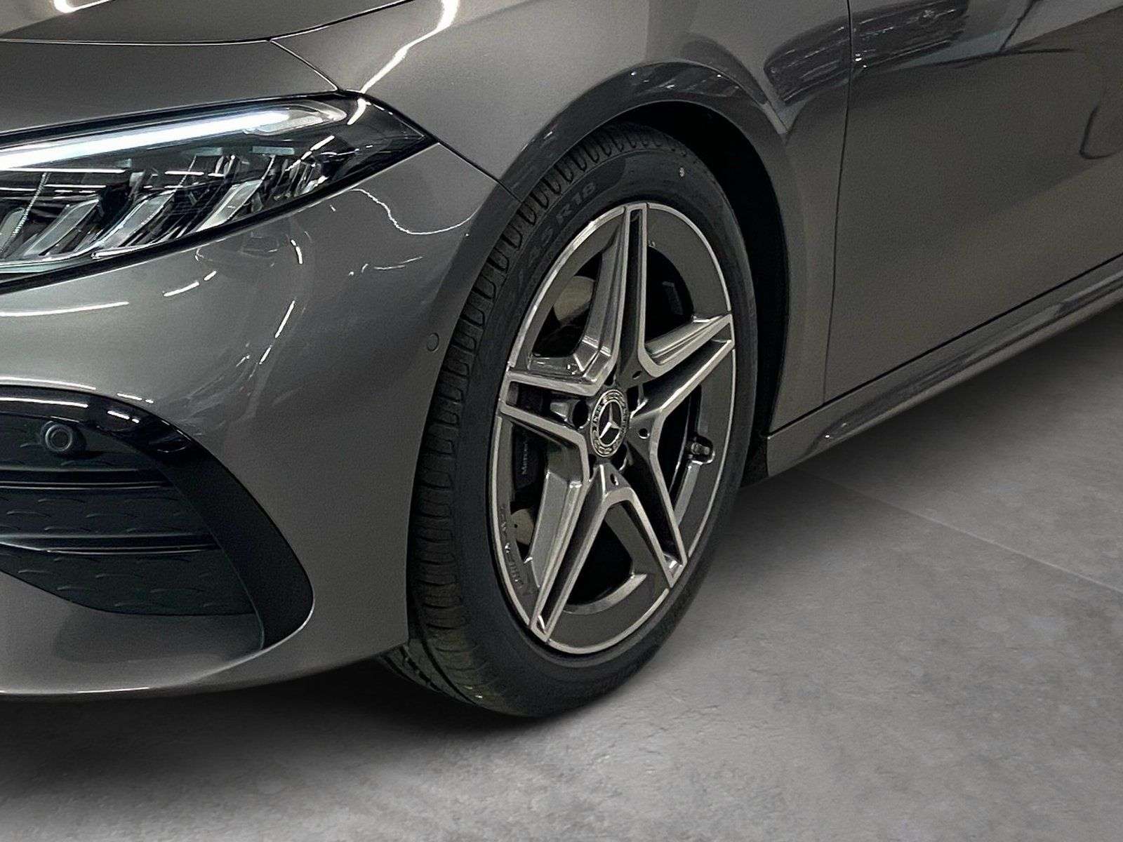 Mercedes-Benz A 180