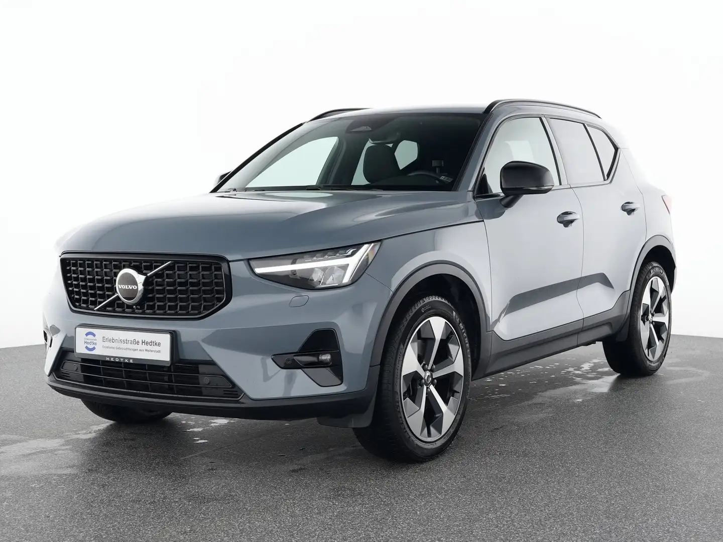 Volvo XC 40 B4 2WD Plus Dark (EURO 6d) Szary - 1