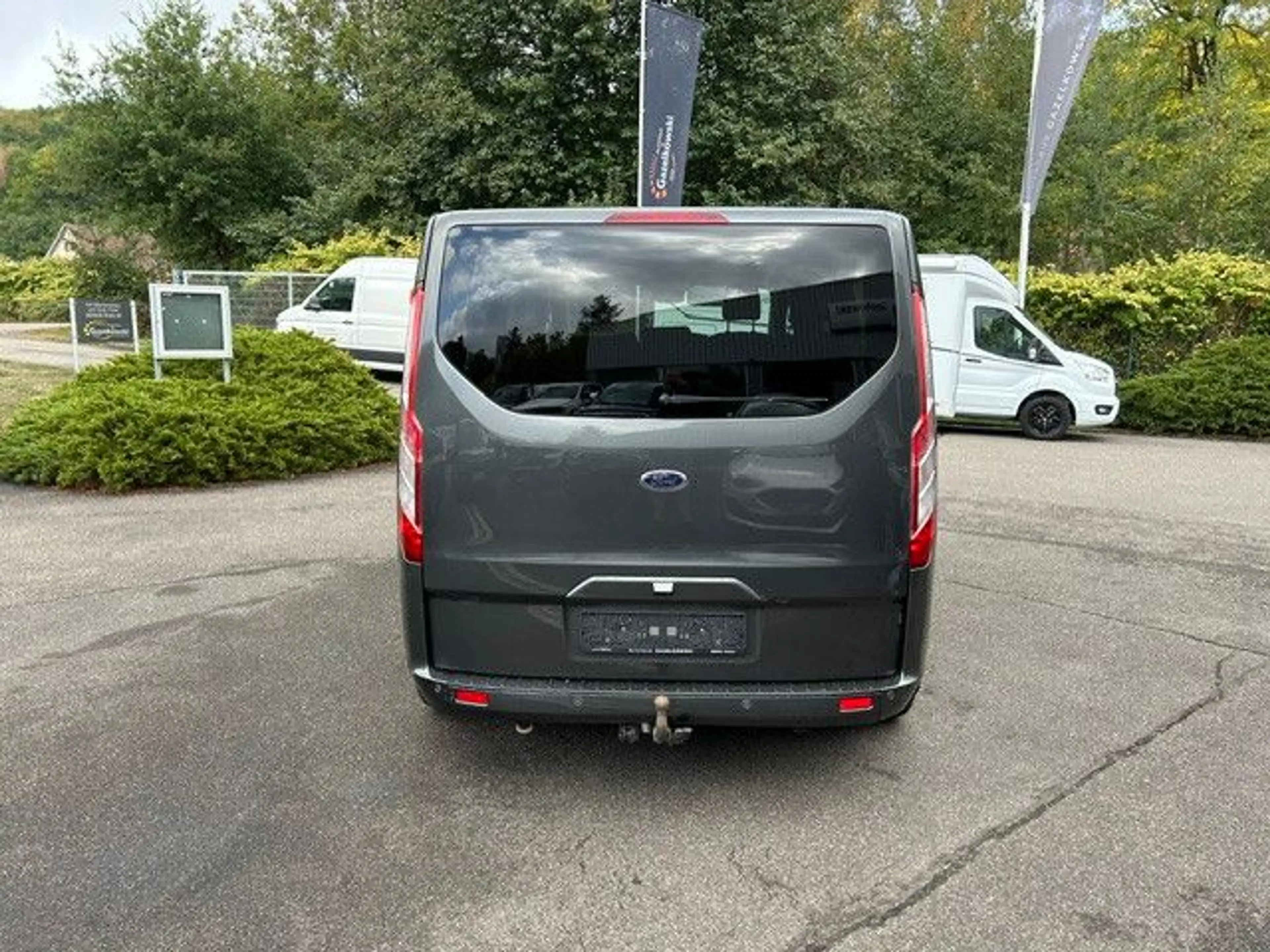 Ford Transit Tourneo Custom 310 L2 Tourneo Titanium 2.0 EcoBl — photo 4
