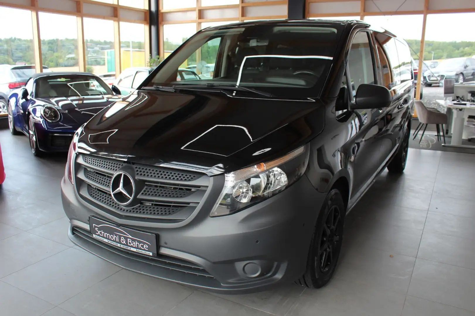 Mercedes-Benz Vito Tourer 116 CDI Pro extralang Automatik Zwart - 1