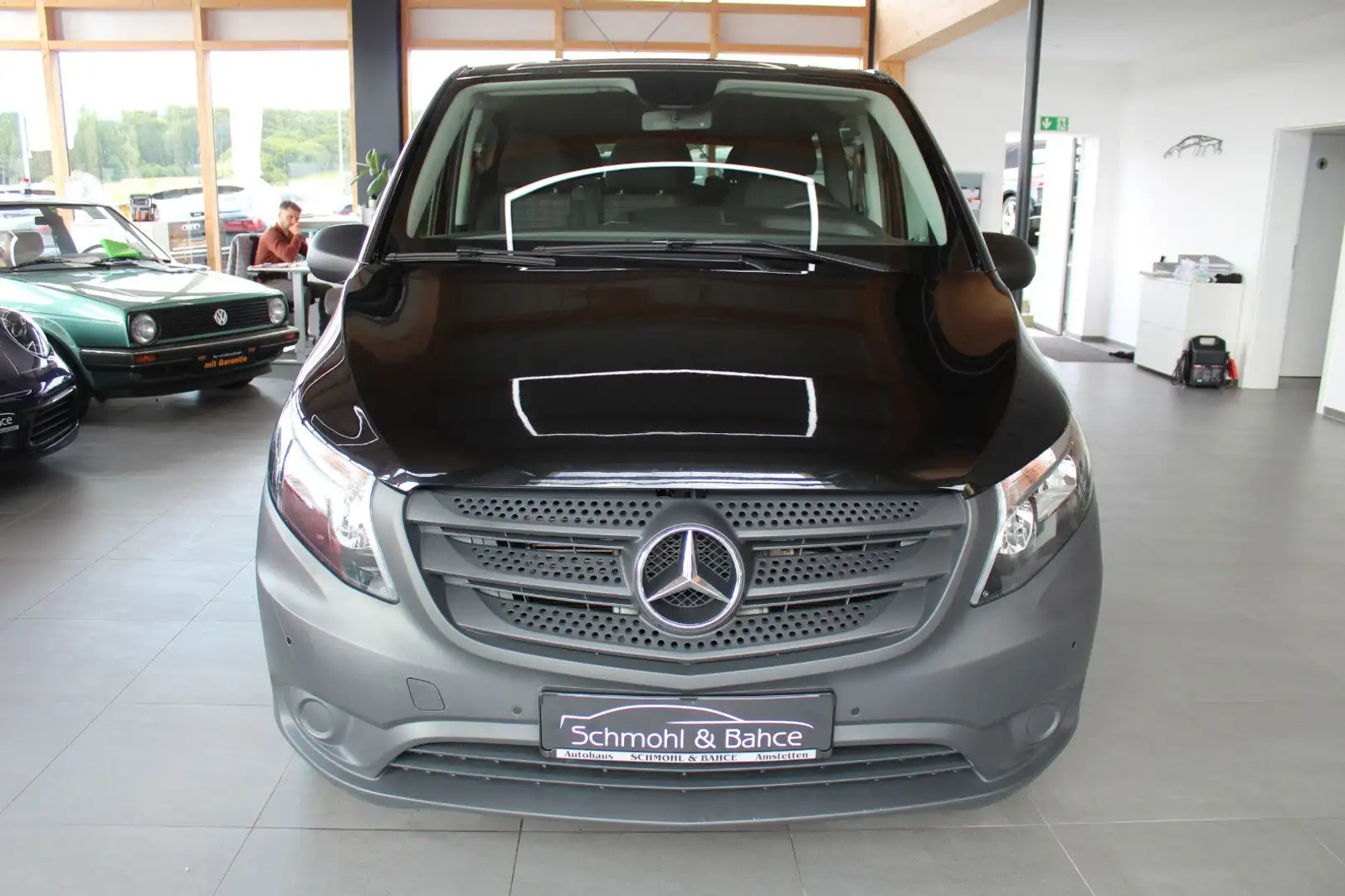 Mercedes-Benz Vito Tourer 116 CDI Pro extralang Automatik Zwart - 2
