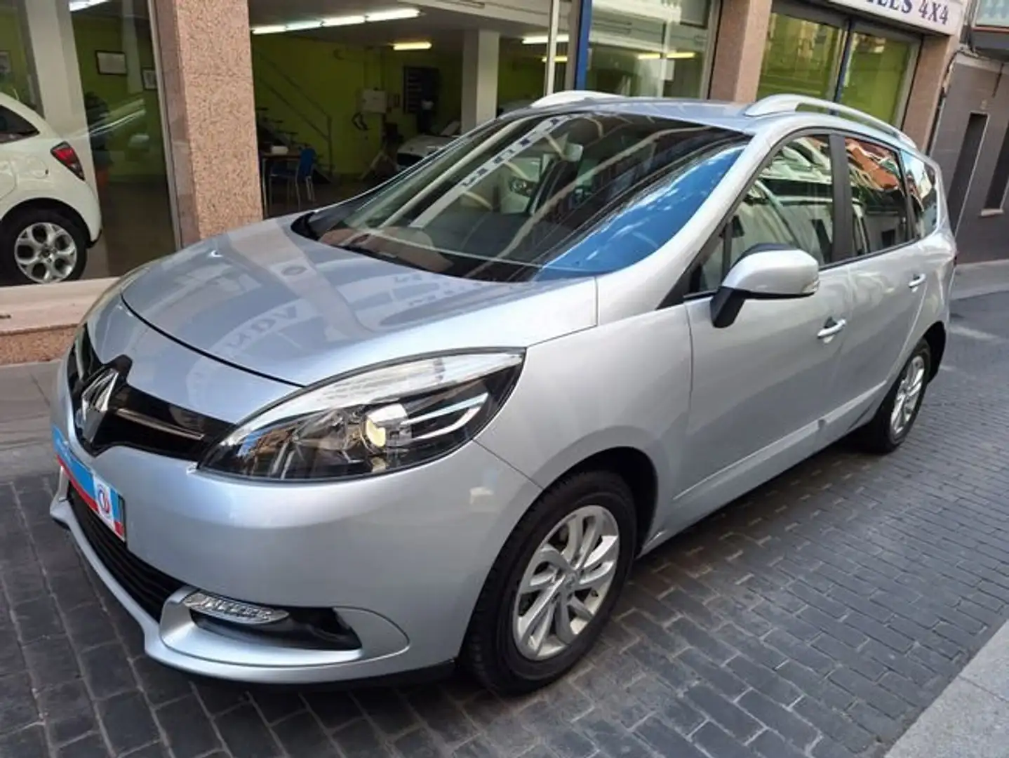 Renault Scenic 1.2 TCe Energy Selection Plateado - 1