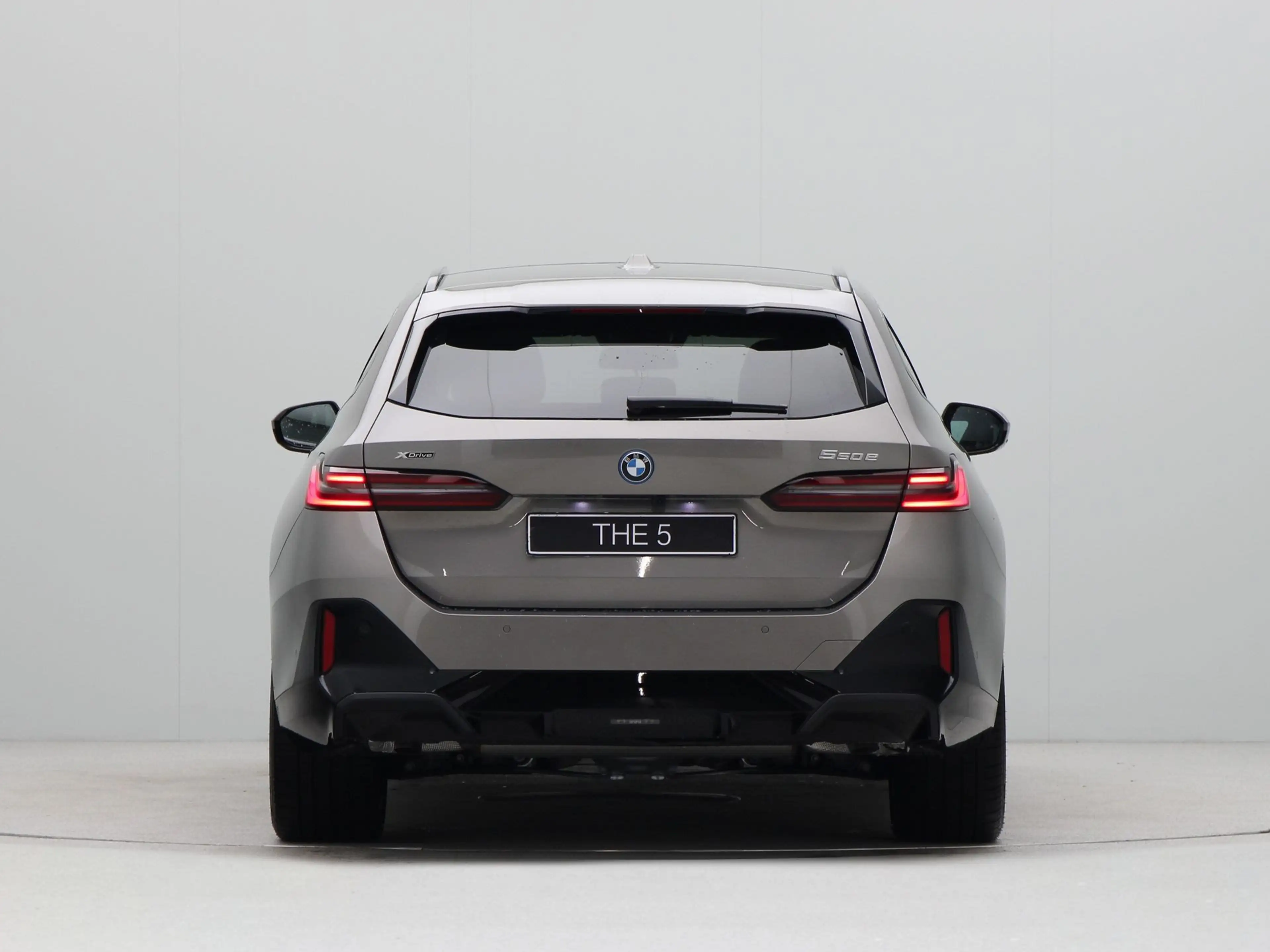 BMW 550 5 Serie Touring 550e xDrive — photo 10